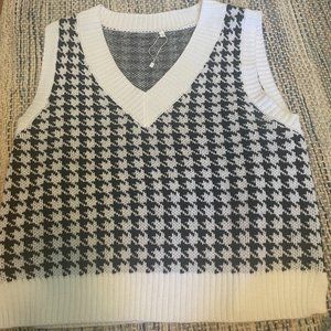 Sweater vest Size small